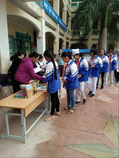Trường THCS Nam Thanh tổ chức ngày sách Việt Nam năm học 2016 - 2017
