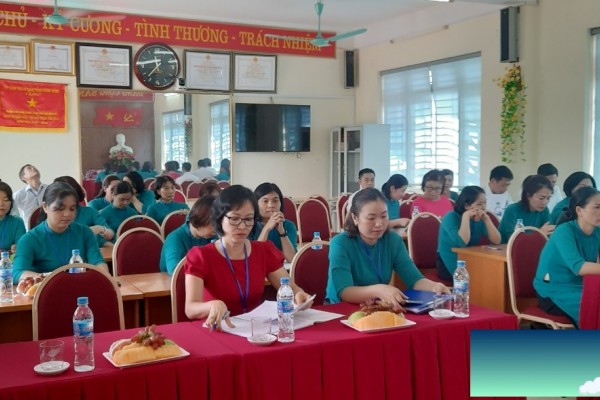 Thực hiện quy chế dân chủ, ngày 18/9/2023, trường THCS Nam Thanh tổ chức Hội nghị viên chức và người...