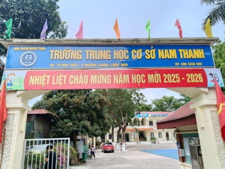 KHĂN QUÀNG ĐỎ – DẤU ẤN ĐẦU TIÊN TRONG HÀNH TRÌNH MỚI  CỦA HỌC TRÒ TRƯỜNG THCS NAM THANH