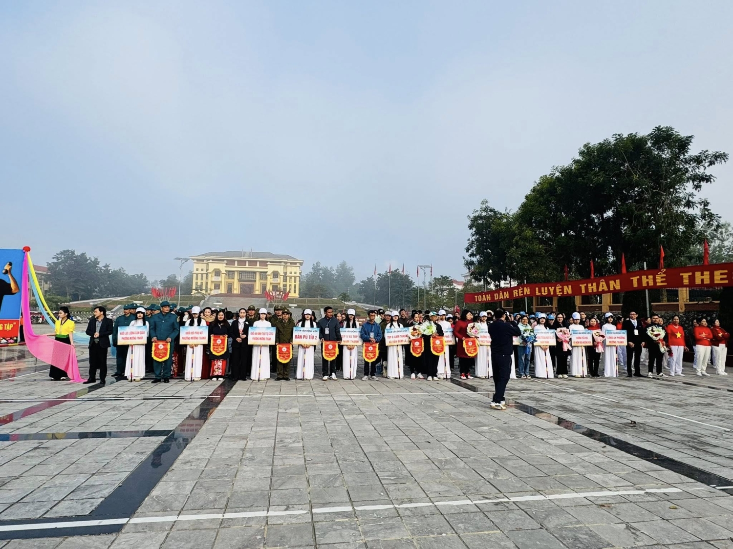 DẤU ẤN RỰC RỠ CỦA THẦY VÀ TRÒ TRƯỜNG THCS NAM THANH TẠI ĐẠI HỘI TDTT PHƯỜNG MƯỜNG THANH 2025