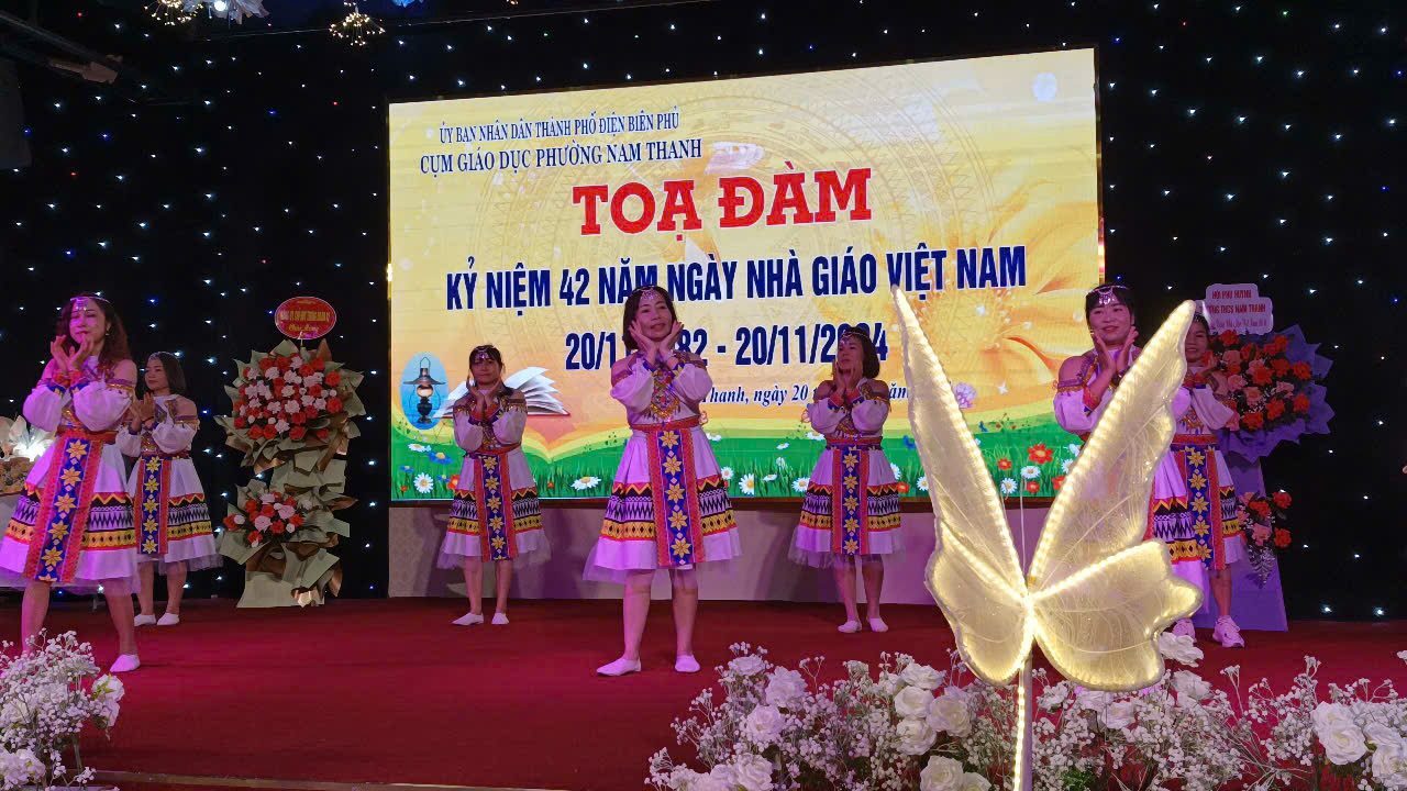 ÂN TÌNH NGÀY NHÀ GIÁO VIỆT NAM 20 -11